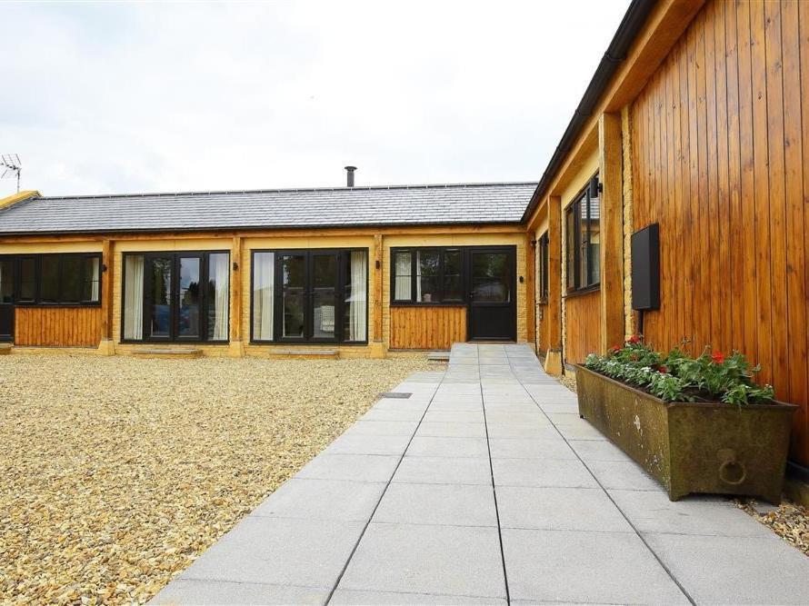 Park Stables Villa Wyck Rissington Exterior photo